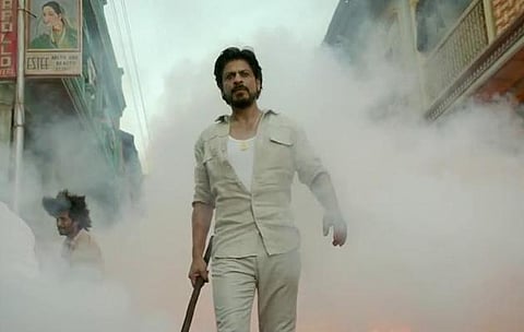 ரூ. 101 கோடி நஷ்டஈடு கேட்டு ஷாரூக்கானின் ‘ரயீஸ்’ படத்துக்கு எதிராக வழக்கு