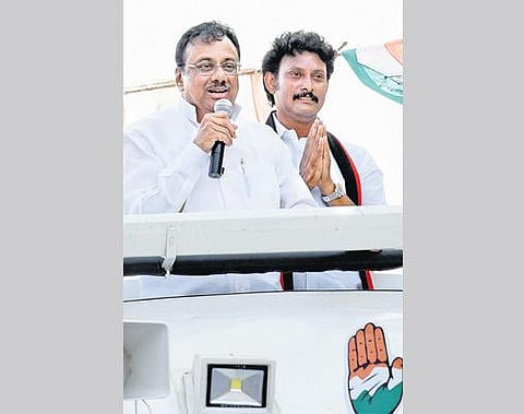 தேர்தல் நேரத்தில் மட்டுமே எம்ஜிஆரை நினைப்பவர் ஜெயலலிதா: இளங்கோவன் குற்றச்சாட்டு