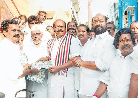 போக்குவரத்து பிரச்சினையை முன்னிறுத்தி தாம்பரம் தொகுதியில் வேட்பாளர்கள் தீவிர பிரச்சாரம்