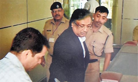 அகஸ்டா வெஸ்ட்லேண்ட் ஹெலிகாப்டர் ஒப்பந்த பேர ஊழல்: கவுதம் கைதானிடம் சிபிஐ அதிகாரிகள் விசாரணை - எஸ்.பி.தியாகியிடம் 3-வது நாளாக கிடுக்கிப்பிடி