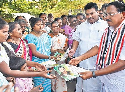 ஆவடி தொகுதியில் தீவிர பிரச்சாரத்தில் வேட்பாளர்கள்: பல்வேறு வாக்குறுதிகளுடன் வலம் வருகின்றனர்