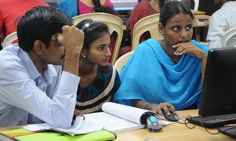 பொறியியல் படிப்புக்கு 1.65 லட்சம் பேர் ஆன்லைனில் பதிவு