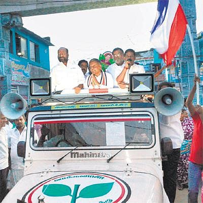 ஆலந்தூர் தொகுதியில் அனல்பறக்கும் பிரச்சாரம்: பல்வேறு வாக்குறுதிகளை அளிக்கும் வேட்பாளர்கள்