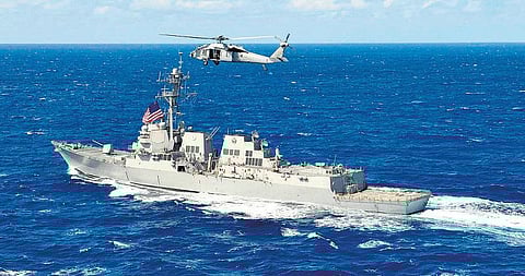 சீனாவின் செயற்கை தீவு அருகே அமெரிக்க போர்க்கப்பல் ரோந்து: தென்சீனக் கடலில் பதற்றம் அதிகரிப்பு