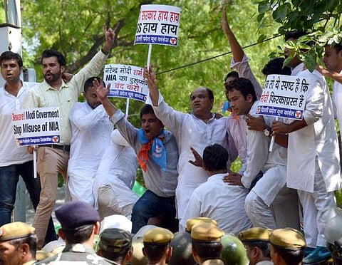 தீவிரவாதத்தில் ஈடுபடுபவர்களை மோடி அரசு பாதுகாக்கிறது: மாலேகான் விவகாரத்தில் காங்கிரஸ் கடும் தாக்கு