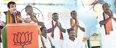 தமிழகத்தில் உள்ள 8 ஆறுகளை நீர்வழிப் பாதைகளாக மாற்ற திட்டம்: மத்திய அமைச்சர் நிதின் கட்கரி தகவல்