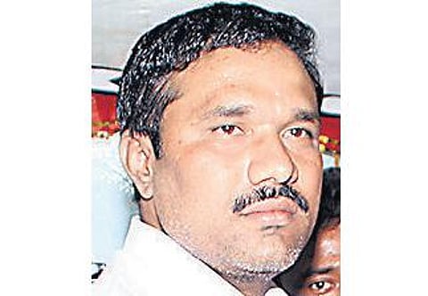 அதிமுகவில் சேர்ந்த நாங்குநேரி பாமக வேட்பாளர்