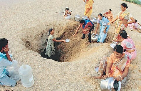 வாசகர் பக்கம்: நீரைத் தேடும் பெண்களுக்கு விடிவு எப்போது?