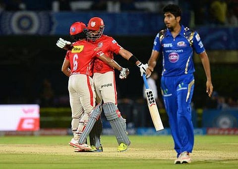 ஸ்டாய்னிஸ் பந்துவீச்சு, விஜய், சஹா அரைசதங்களினால் மும்பையை வீழ்த்தியது பஞ்சாப்