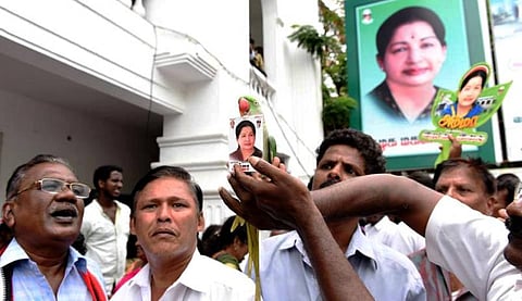 தமிழகத்தில் அதிமுக ஆட்சி: மீண்டும் முதல்வர் ஆகிறார் ஜெயலலிதா; வலுவான எதிர்க்கட்சியாக திமுக!