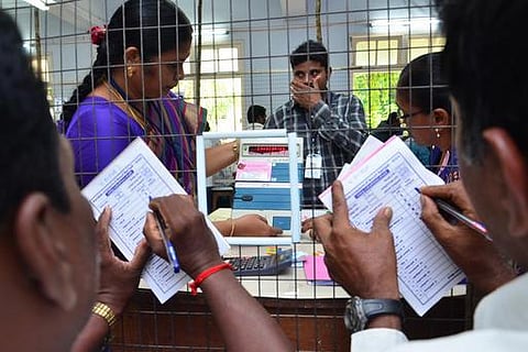 பத்திரிகையாளர்கள், புகைப்படக்காரர்களுக்கு தேர்தல் ஆணையம் விதிமுறைகள்