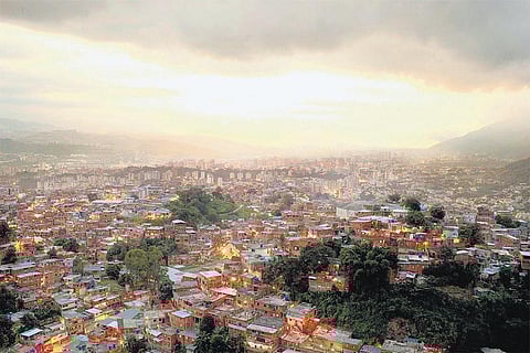 குப்பை உலகங்களின் மீது ஒளிப்பட வெளிச்சம்!