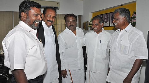 கசங்கிய கதம்ப மாலை