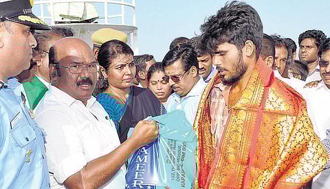 இலங்கை சிறையில் இருந்து 34 மீனவர்கள் திரும்பினர்