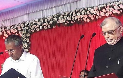 கேரள முதல்வராக பதவியேற்றார் பினராயி விஜயன்; அமைச்சரவையில் 13 புதுமுகங்கள்