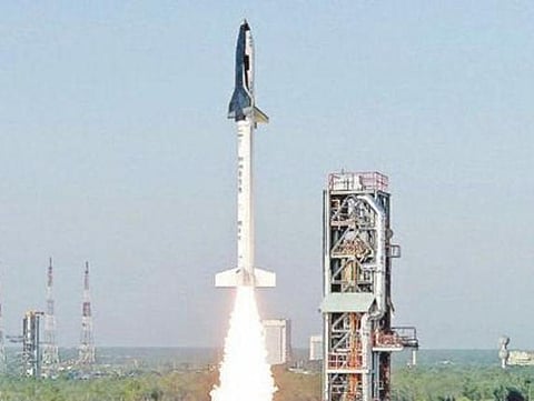 விண்வெளியில் இருந்து தேவையான எரிபொருளை எடுத்துக்கொள்ளும் ராக்கெட்: இஸ்ரோ திட்டம்