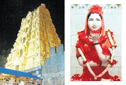 பூஜிக்கப்படும் பக்தைகள்