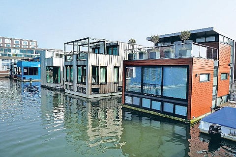 அன்னம் போல் மிதக்கும் இல்லம்