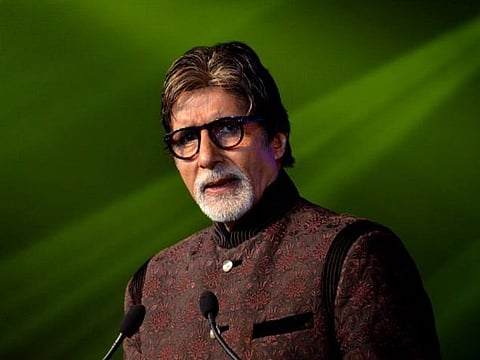 பாஜக கூட்டணி 2-ம் ஆண்டு நிறைவு விழாவில் பெண் கல்விக்கான நிகழ்ச்சியை தொகுத்து வழங்குகிறார் அமிதாப்