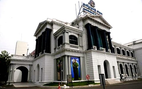 ரியல் எஸ்டேட் துறையைக் காப்பாற்றுமா அரசு?