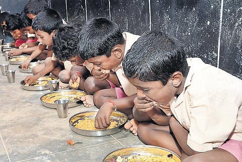 தொடக்கப் பள்ளி மாணவர்களுக்கு காலை சிற்றுண்டி வழங்க அரசு ஒப்புதலா?