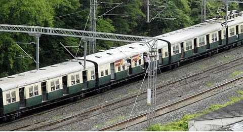 வேப்பம்பட்டு, செவ்வாப்பேட்டை ரயில் நிலைய மேம்பால பணிகள் விரைந்து முடிக்கப்படும்: மண்டல ரயில்வே மேலாளர் உறுதி