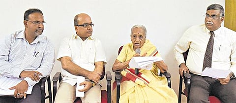 நுரையீரல் புற்றுநோயில் முதலிடம் நோக்கி தமிழகம்: மருத்துவர் சாந்தா அதிர்ச்சி தகவல்