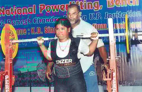 தேசிய சப்-ஜூனியர் வலுதூக்குதல் போட்டி: சென்னை வீராங்கனை பதக்கம் வென்றார்