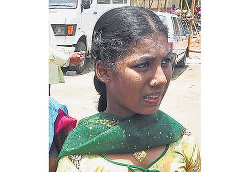 மாற்றுத்திறனை காரணம் காட்டி பள்ளியில் சேர்க்க மறுத்ததாக மாணவி புகார்: கட்டணச் சலுகையுடன் கல்வி வழங்க பள்ளி ஒப்புதல்