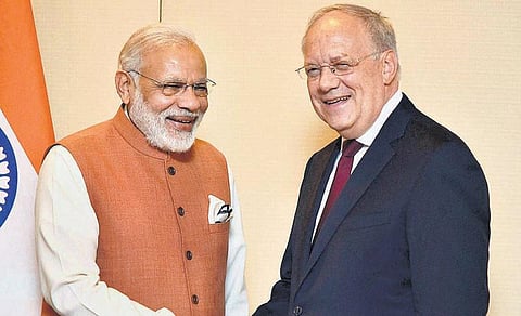 கருப்பு பண பிரச்சினைக்கு சுமுக தீர்வு: பிரதமர் மோடியிடம் சுவிஸ் அதிபர் வாக்குறுதி