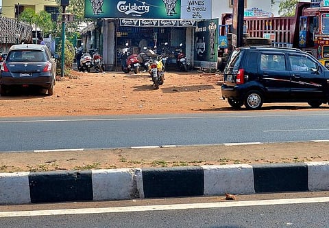 தேசிய நெடுஞ்சாலையோர மதுக்கடைகளை அகற்ற மாநிலங்களுக்கு மத்திய அரசு வலியுறுத்தல்