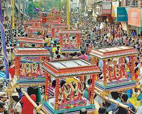 ஈசனின் திருவிளையாடல்கள்