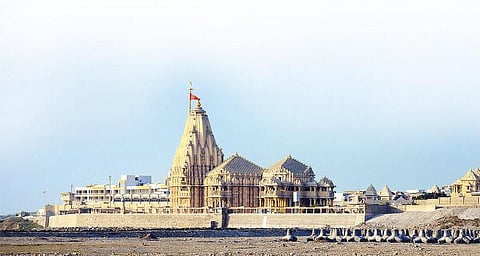 ஆன்மிகச் சுற்றுலா: இடிபாடுகளிலிருந்து எழுந்த பிரம்மாண்டம்