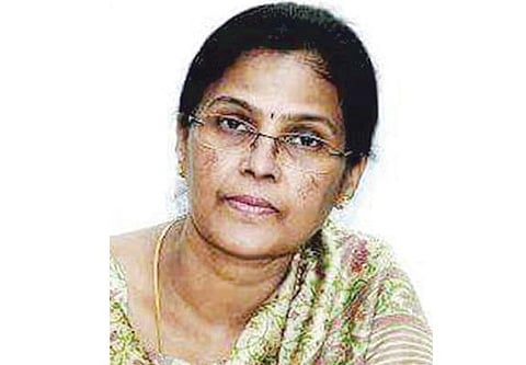 சுனாமியால் பாதித்த தொழிலாளியின் 2 மகள்கள் கல்விச் செலவை ஏற்ற மாவட்ட ஆட்சியரின் மனிதநேயம்: ‘தி இந்து’ செய்தி எதிரொலி