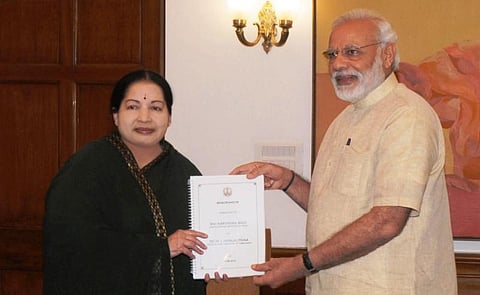 பிரதமர் மோடியுடன் முதல்வர் ஜெயலலிதா சந்திப்பு: தமிழகத்துக்காக 29 அம்ச கோரிக்கை மனு அளிப்பு