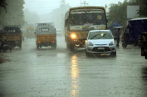 தமிழகத்தில் ஓரிரு இடங்களில் மழை வாய்ப்பு