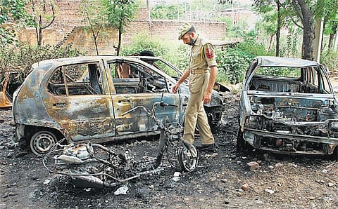 ஜம்முவில் பழங்கால இந்து கோயில் சூறை: கண்டனப் போராட்டத்தில் வன்முறை வெடித்ததால் பதற்றம்