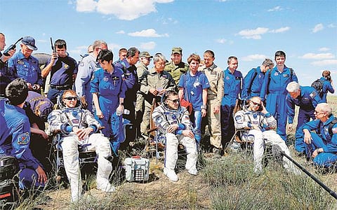 சர்வதேச விண்வெளி ஆய்வு நிலையத்தில் இருந்து விண்வெளி வீரர்கள் பத்திரமாக பூமி திரும்பினர்