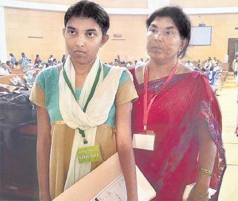 இறந்த ஏட்டுவின் மகளுக்கு மதுரை கல்லூரியில் எம்பிபிஎஸ் இடம் கிடைத்தது