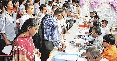 தாமாக வருமானம் அறிவிக்கும் திட்டம்: சிறப்புச் சேவை மையம் தொடக்கம்