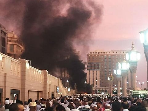 முஸ்லிம்களின் புனிதத் தலமான மெதினா மசூதியில் தற்கொலைப்படை தாக்குதல்: 4 பாதுகாப்புப் படை வீரர்கள் பலி