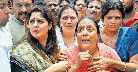 உ.பி.யில் ஆக்கிரமிப்பு கட்டிடம் இடிந்து 4 பேர் பலி