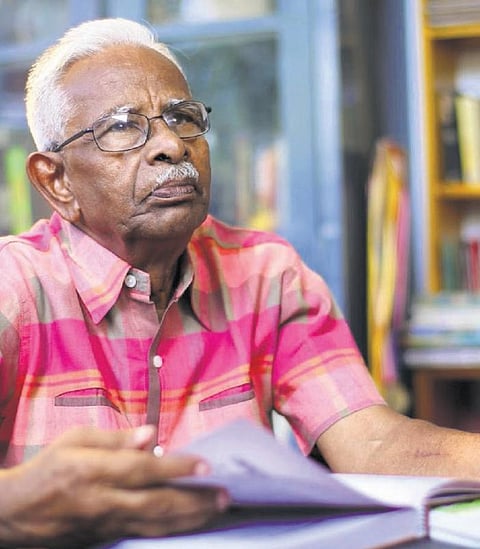 ஆதிக்கங்களின் கதை - மண்குதிரை