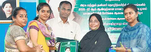 அரசு தொழிற்பயிற்சி நிலையத்தில் கலந்தாய்வு முறையில் மாணவர் சேர்க்கை: ஒதுக்கீட்டு ஆணையை தொழிலாளர் நலத்துறை அமைச்சர் வழங்கினார்