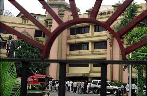 தேர்தல் தோல்வி எதிரொலி: சென்னை ராயபுரம், ஆர்.கே. நகர் பகுதி திமுக செயலாளர்கள் நீக்கம்