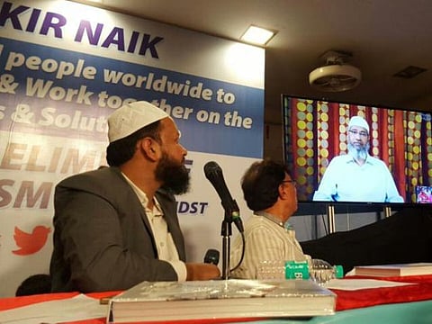 ஜாகீர் நாயக்கிற்கு உ.பி. உலமா கவுன்சில் ஆதரவு: ஷியா முஸ்லிம் தலைவர் எதிர்ப்பு