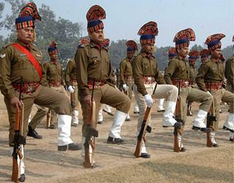 நக்ஸல்களை சமாளிக்க புதிதாக 13 ஆயுதப்படை போலீஸ் பிரிவு உருவாக்கம் : மத்திய அமைச்சரவைக் குழு ஒப்புதல்