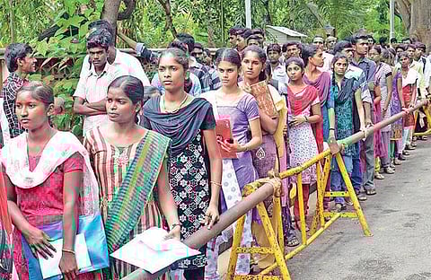 பி.எட். படிப்பில் பொறியியல் பட்டதாரிகளுக்கு 20 சதவீத இட ஒதுக்கீடு: இந்த ஆண்டு முதல்முறையாக அமல்