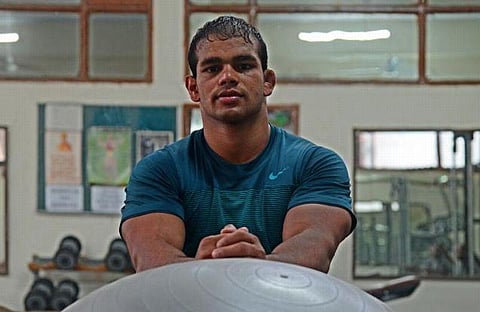 உணவில் ஊக்க மருந்து கலந்ததாக இளம் வீரர் மீது புகார்