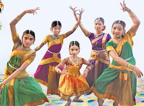 நடனத்தைப் பொதுவாக்கும் திருநங்கைகள்